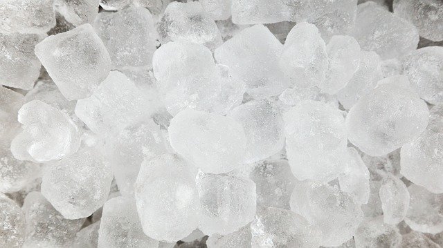 ice cubes from counter top ice maker