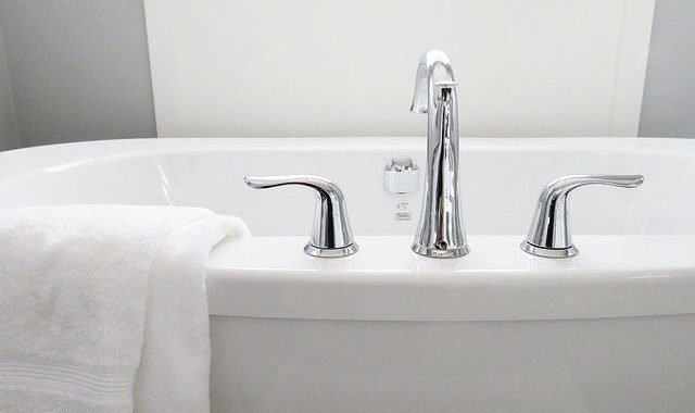 tub with new water faucet